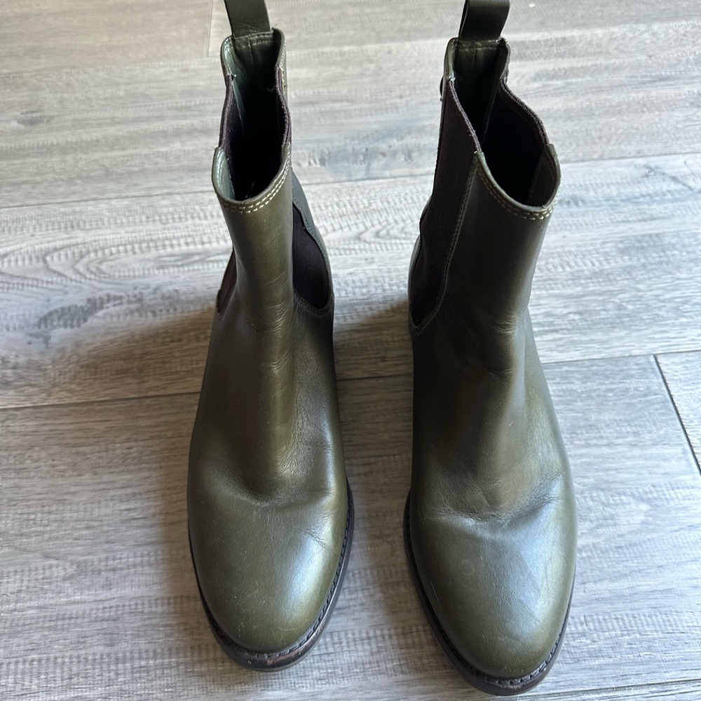 Women’s Cole Haan Olive Green Ankle Boots size 7.5